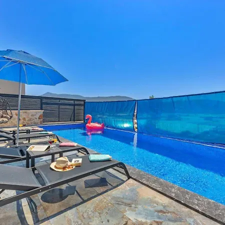Yesilkoey 3 Bedroom Secluded With Private Pool Hot Tub Villa