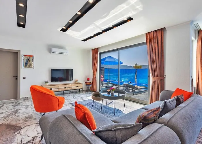 Yesilkoey 3 Bedroom Secluded With Private Pool Hot Tub *