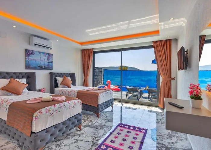 Yesilkoey 3 Bedroom Secluded With Private Pool Hot Tub *