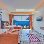 Yesilkoey 3 Bedroom Secluded With Private Pool Hot Tub Vila Kalkan