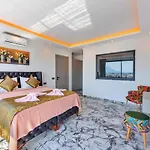 Yesilkoey 3 Bedroom Secluded With Private Pool Hot Tub Vila *