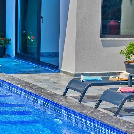 ヴィラ Yesilkoey 3 Bedroom Secluded With Private Pool Hot Tub *
