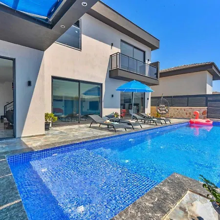 ヴィラ Yesilkoey 3 Bedroom Secluded With Private Pool Hot Tub *