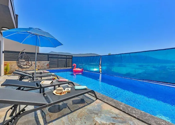 Yesilkoey 3 Bedroom Secluded With Private Pool Hot Tub 别墅