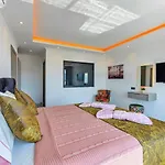 Yesilkoey 3 Bedroom Secluded With Private Pool Hot Tub * 칼칸