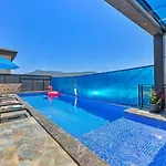 Yesilkoey 3 Bedroom Secluded With Private Pool Hot Tub *