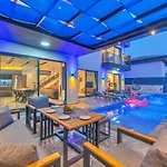 Yesilkoey 3 Bedroom Secluded With Private Pool Hot Tub 빌라