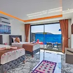 Yesilkoey 3 Bedroom Secluded With Private Pool Hot Tub *
