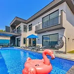 빌라 Yesilkoey 3 Bedroom Secluded With Private Pool Hot Tub